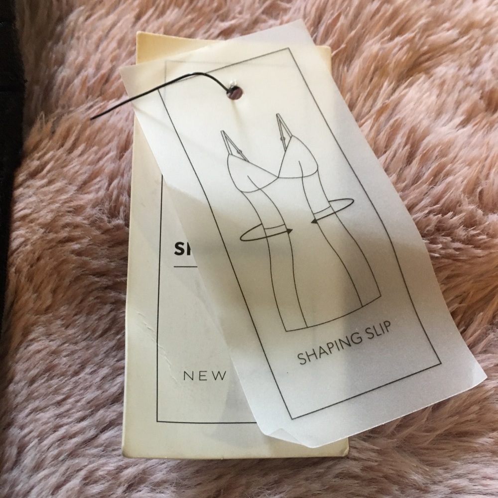 NWT - shapewear New Look - Picture 3 of 7